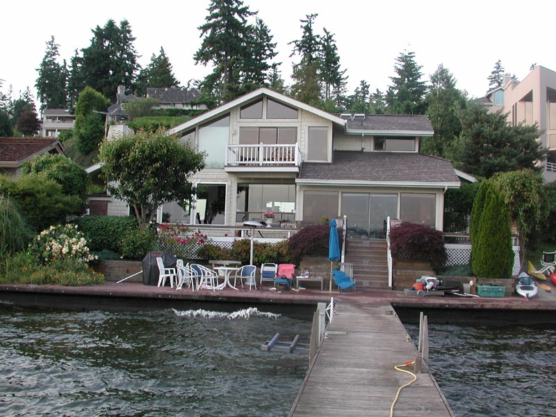 House from lake.jpg 129.2K