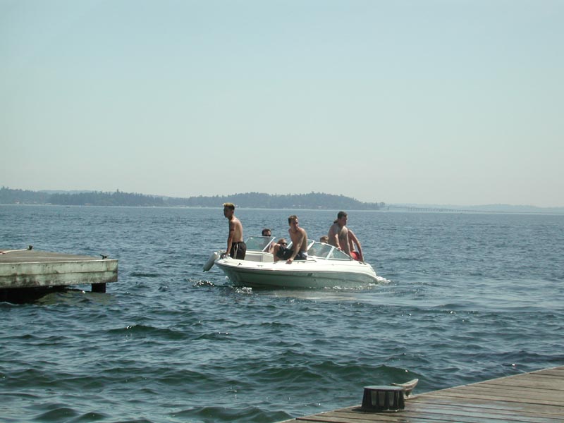 boys on boat.jpg 63.5K